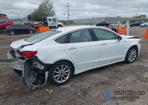 2017 Ford Fusion Se z USA, uszkodzony, nr VIN 3FA6P0HD7HR115418